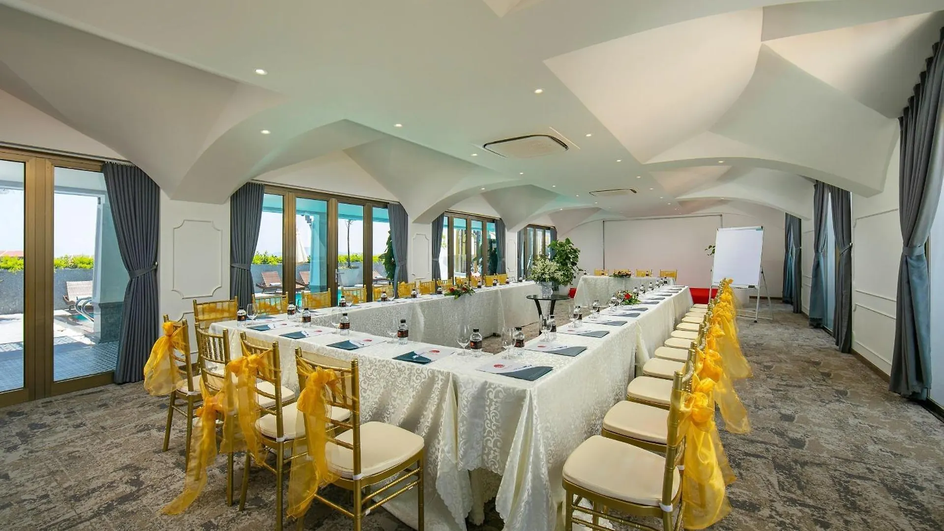 Grand Sunrise Palace Hoi An- A Luxury Indochine Hotel & Spa 5*,  וייטנאם
