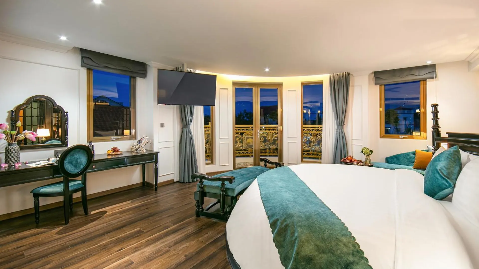 Grand Sunrise Palace Hoi An- A Luxury Indochine Hotel & Spa וייטנאם
