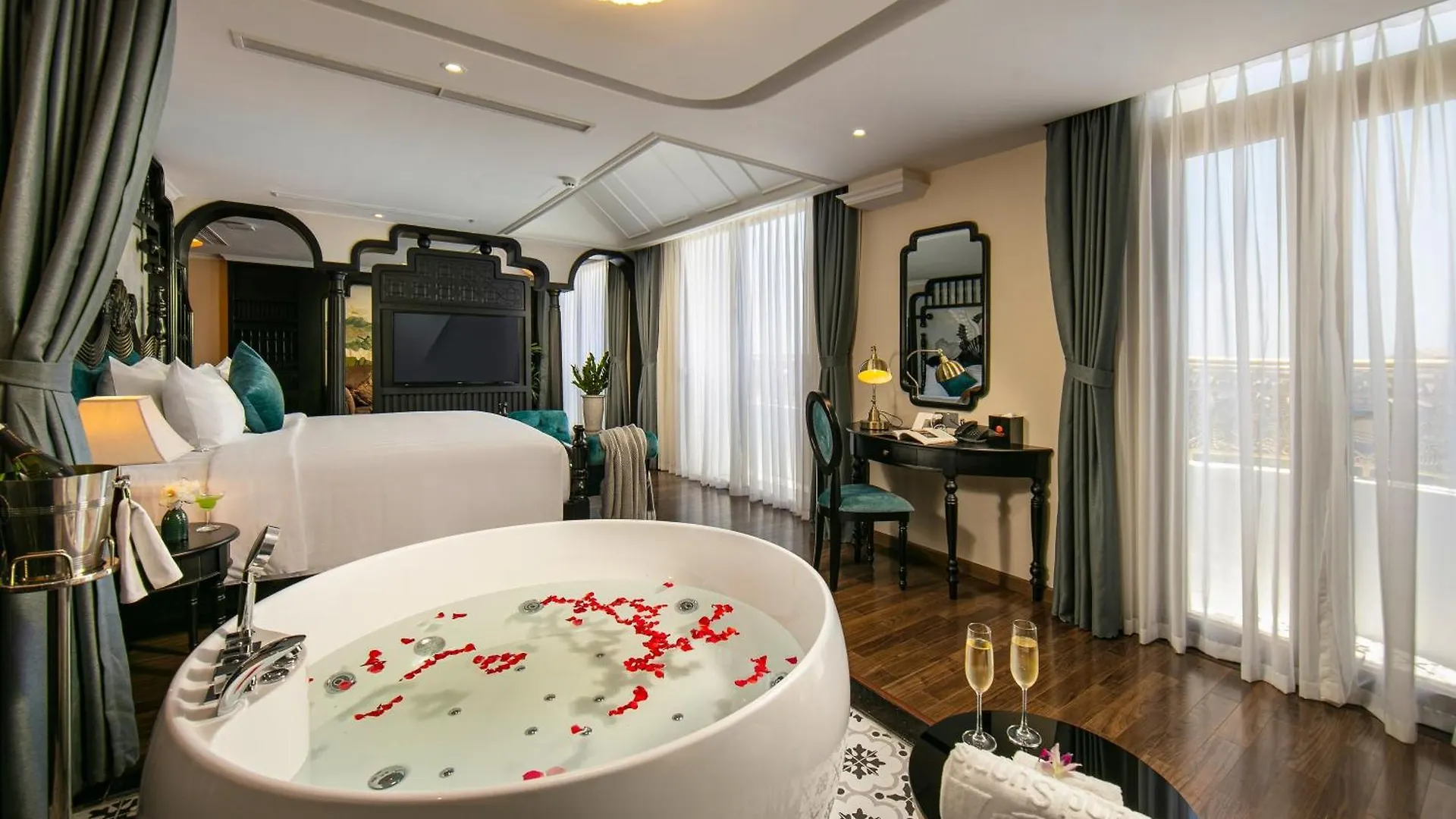 Grand Sunrise Palace Hoi An- A Luxury Indochine Hotel & Spa